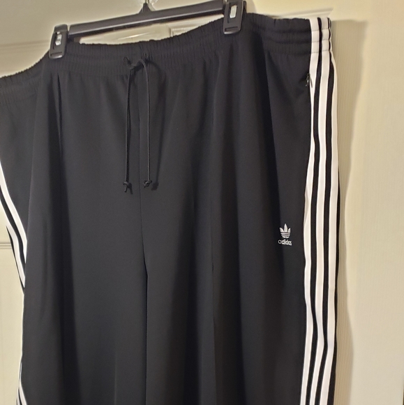 Adidas Relaxed Wide-Leg Primeblue Pants (1X Plus) - Picture 7 of 13
